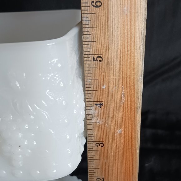 Milk Glass LIKE NEW Candy Snack Bowl Decor Storage Grape Vines Pedestal.  MG-01 - Picture 11 of 12